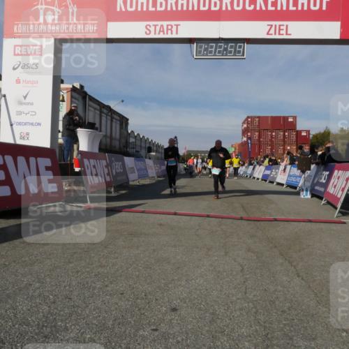 03.10.2025 - Köhlbrandbrückenlauf Matties Gatica Varas http://msf.ph/oto/9170941 03.10.2025 10:33:01 Ziel 1625, 2149, 2297, 2299, 2646, 2871, 2872, 2874, 2875, 2894, 2895 meine-sportfotos.de