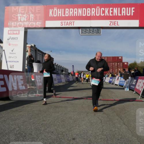 03.10.2025 - Köhlbrandbrückenlauf Matties Gatica Varas http://msf.ph/oto/9170945 03.10.2025 10:33:02 Ziel 2149, 2297, 2299, 2550, 2646, 2871, 2872, 2874, 2875, 2894, 2895 meine-sportfotos.de
