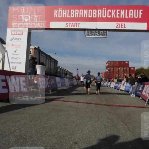 03.10.2025 - Köhlbrandbrückenlauf Matties Gatica Varas http://msf.ph/oto/9170958 03.10.2025 10:33:09 Ziel 1851, 2550, 2553, 2576, 2619, 2631, 2646, 2894, 2895 meine-sportfotos.de