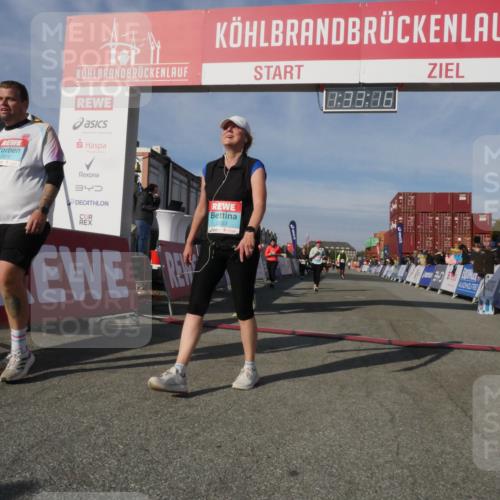 03.10.2025 - Köhlbrandbrückenlauf Matties Gatica Varas http://msf.ph/oto/9170977 03.10.2025 10:33:18 Ziel 1851, 2359, 2576, 3634, 3800 meine-sportfotos.de