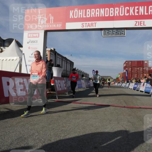 03.10.2025 - Köhlbrandbrückenlauf Matties Gatica Varas http://msf.ph/oto/9170983 03.10.2025 10:33:21 Ziel 2359, 2576, 3355, 3634, 3800 meine-sportfotos.de
