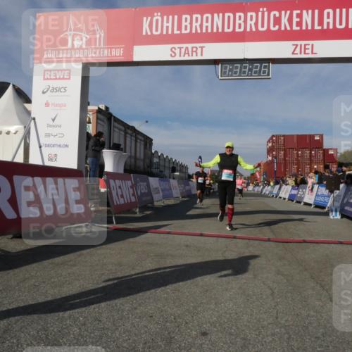 03.10.2025 - Köhlbrandbrückenlauf Matties Gatica Varas http://msf.ph/oto/9170998 03.10.2025 10:33:28 Ziel 2170, 2457, 3355, 3634 meine-sportfotos.de