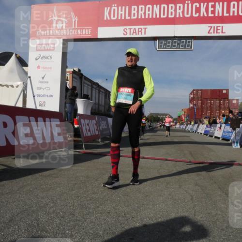 03.10.2025 - Köhlbrandbrückenlauf Matties Gatica Varas http://msf.ph/oto/9171002 03.10.2025 10:33:30 Ziel 2170, 2457, 3355 meine-sportfotos.de