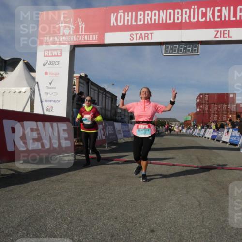 03.10.2025 - Köhlbrandbrückenlauf Matties Gatica Varas http://msf.ph/oto/9171011 03.10.2025 10:33:35 Ziel 3019 meine-sportfotos.de