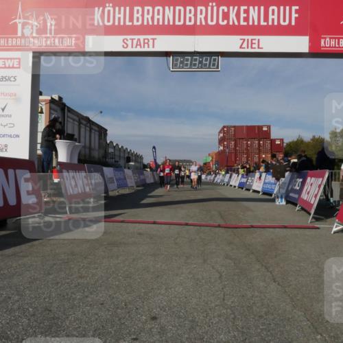 03.10.2025 - Köhlbrandbrückenlauf Matties Gatica Varas http://msf.ph/oto/9171016 03.10.2025 10:33:42 Ziel 1221, 2248, 2370, 2466, 2654, 2668, 3019, 3814 meine-sportfotos.de