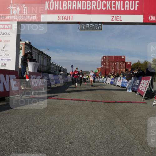 03.10.2025 - Köhlbrandbrückenlauf Matties Gatica Varas http://msf.ph/oto/9171019 03.10.2025 10:33:44 Ziel 1221, 2211, 2248, 2370, 2466, 2654, 2668, 3019, 3814 meine-sportfotos.de