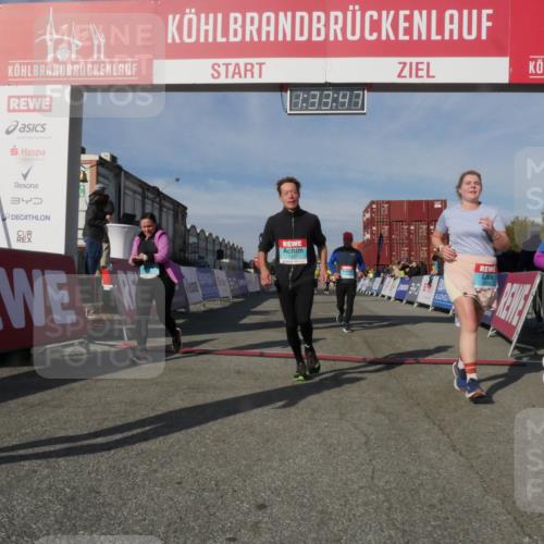 03.10.2025 - Köhlbrandbrückenlauf Matties Gatica Varas http://msf.ph/oto/9171029 03.10.2025 10:33:49 Ziel 1963, 2175, 2211, 2248, 2466, 2654, 2838, 3254 meine-sportfotos.de