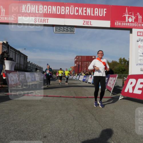 03.10.2025 - Köhlbrandbrückenlauf Matties Gatica Varas http://msf.ph/oto/9171044 03.10.2025 10:33:56 Ziel 1963, 2175, 2465, 2511, 2838, 3254 meine-sportfotos.de