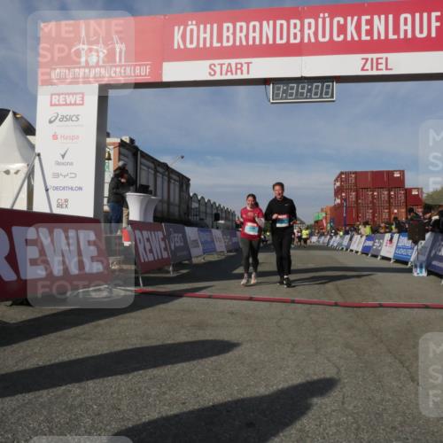 03.10.2025 - Köhlbrandbrückenlauf Matties Gatica Varas http://msf.ph/oto/9171056 03.10.2025 10:34:01 Ziel 1800, 2465, 2511 meine-sportfotos.de