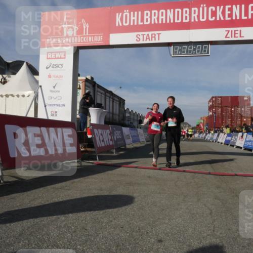 03.10.2025 - Köhlbrandbrückenlauf Matties Gatica Varas http://msf.ph/oto/9171057 03.10.2025 10:34:02 Ziel 1800, 2465, 2511, 3142, 3604 meine-sportfotos.de