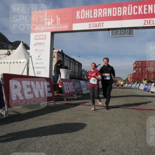 03.10.2025 - Köhlbrandbrückenlauf Matties Gatica Varas http://msf.ph/oto/9171058 03.10.2025 10:34:02 Ziel 1800, 2465, 2511, 3142, 3604 meine-sportfotos.de