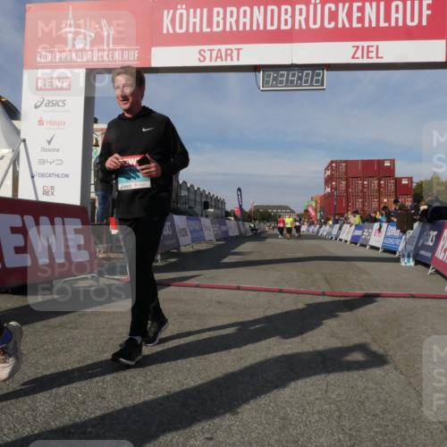 03.10.2025 - Köhlbrandbrückenlauf Matties Gatica Varas http://msf.ph/oto/9171061 03.10.2025 10:34:04 Ziel 1800, 3142, 3604 meine-sportfotos.de