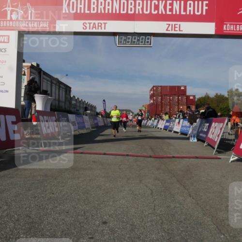 03.10.2025 - Köhlbrandbrückenlauf Matties Gatica Varas http://msf.ph/oto/9171066 03.10.2025 10:34:09 Ziel 1800, 1991, 2600, 2652, 3142, 3604 meine-sportfotos.de