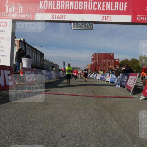 03.10.2025 - Köhlbrandbrückenlauf Matties Gatica Varas http://msf.ph/oto/9171067 03.10.2025 10:34:10 Ziel 1800, 1991, 2600, 2652, 3142, 3604 meine-sportfotos.de
