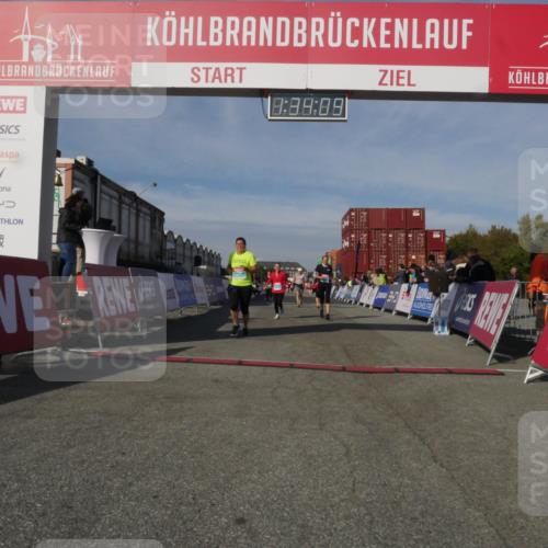 03.10.2025 - Köhlbrandbrückenlauf Matties Gatica Varas http://msf.ph/oto/9171068 03.10.2025 10:34:11 Ziel 1800, 1991, 2600, 2652, 3142, 3604 meine-sportfotos.de