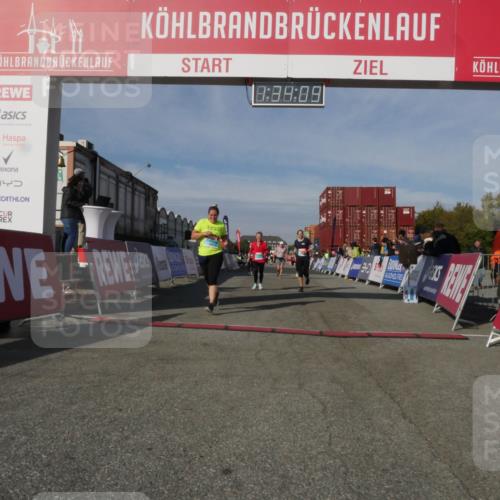 03.10.2025 - Köhlbrandbrückenlauf Matties Gatica Varas http://msf.ph/oto/9171069 03.10.2025 10:34:11 Ziel 1800, 1991, 2600, 2652, 3142, 3604 meine-sportfotos.de