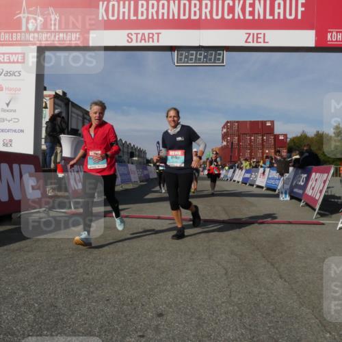 03.10.2025 - Köhlbrandbrückenlauf Matties Gatica Varas http://msf.ph/oto/9171077 03.10.2025 10:34:15 Ziel 1991, 2530, 2600, 2652 meine-sportfotos.de