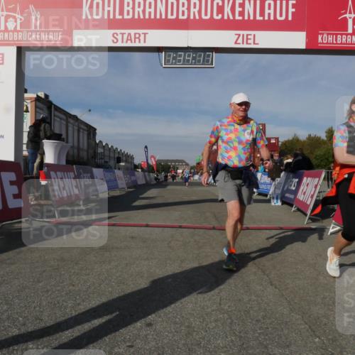 03.10.2025 - Köhlbrandbrückenlauf Matties Gatica Varas http://msf.ph/oto/9171086 03.10.2025 10:34:19 Ziel 2530, 3388 meine-sportfotos.de
