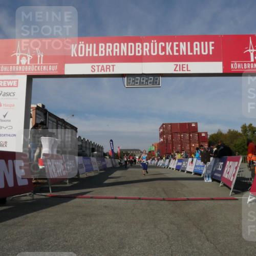 03.10.2025 - Köhlbrandbrückenlauf Matties Gatica Varas http://msf.ph/oto/9171087 03.10.2025 10:34:23 Ziel 1497, 1606, 2530, 2578, 3388 meine-sportfotos.de