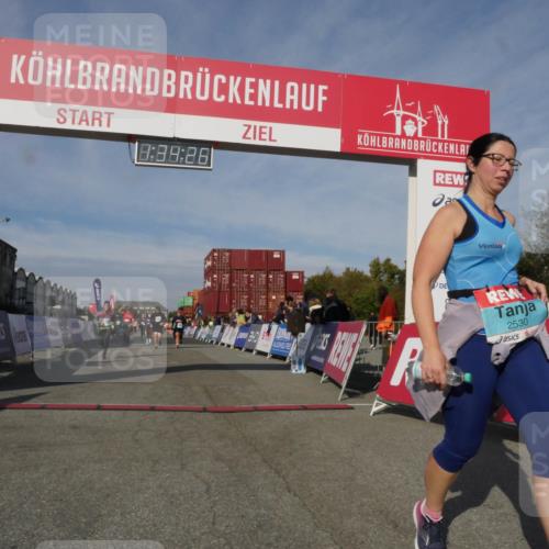 03.10.2025 - Köhlbrandbrückenlauf Matties Gatica Varas http://msf.ph/oto/9171097 03.10.2025 10:34:28 Ziel 1497, 1606, 2271, 2311, 2578, 3324, 3388 meine-sportfotos.de