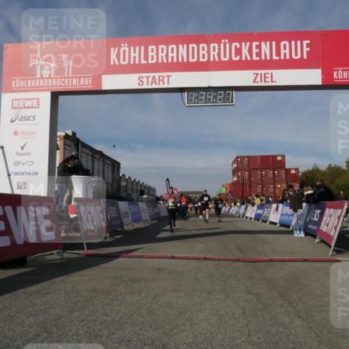03.10.2025 - Köhlbrandbrückenlauf Matties Gatica Varas http://msf.ph/oto/9171099 03.10.2025 10:34:29 Ziel 1497, 1606, 2271, 2311, 2578, 3324, 3388 meine-sportfotos.de