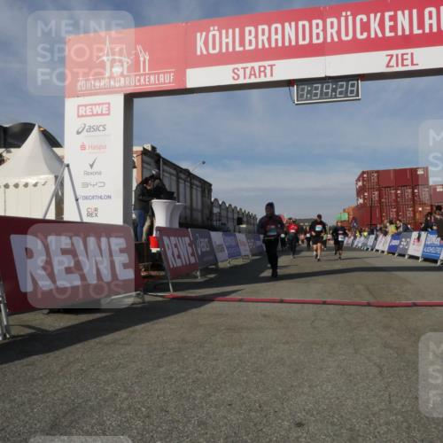 03.10.2025 - Köhlbrandbrückenlauf Matties Gatica Varas http://msf.ph/oto/9171101 03.10.2025 10:34:30 Ziel 1497, 1606, 2011, 2020, 2271, 2311, 2578, 3324, 3388 meine-sportfotos.de