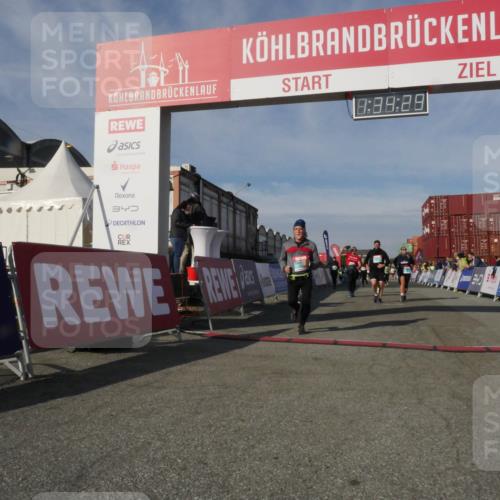 03.10.2025 - Köhlbrandbrückenlauf Matties Gatica Varas http://msf.ph/oto/9171103 03.10.2025 10:34:30 Ziel 1497, 1606, 2011, 2020, 2271, 2311, 2578, 3324, 3388 meine-sportfotos.de
