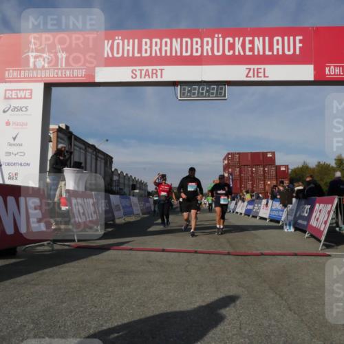 03.10.2025 - Köhlbrandbrückenlauf Matties Gatica Varas http://msf.ph/oto/9171108 03.10.2025 10:34:33 Ziel 1497, 1606, 2011, 2020, 2271, 2311, 2578, 3324 meine-sportfotos.de