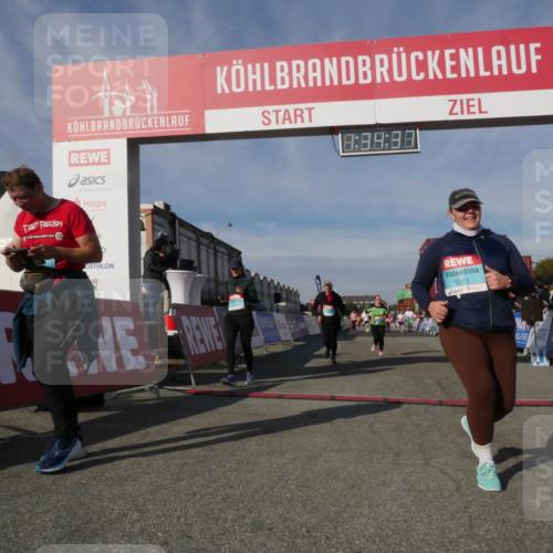 03.10.2025 - Köhlbrandbrückenlauf Matties Gatica Varas http://msf.ph/oto/9171120 03.10.2025 10:34:39 Ziel 2011, 2020, 3324, 3439, 3453 meine-sportfotos.de