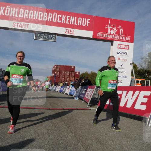 03.10.2025 - Köhlbrandbrückenlauf Matties Gatica Varas http://msf.ph/oto/9171131 03.10.2025 10:34:44 Ziel 1475, 1546, 1961, 2062, 2233, 3439, 3453 meine-sportfotos.de