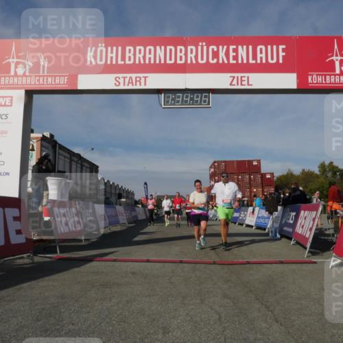 03.10.2025 - Köhlbrandbrückenlauf Matties Gatica Varas http://msf.ph/oto/9171134 03.10.2025 10:34:48 Ziel 1475, 1546, 1961, 2062, 2233, 2771, 3439, 3453 meine-sportfotos.de