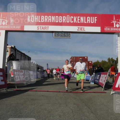 03.10.2025 - Köhlbrandbrückenlauf Matties Gatica Varas http://msf.ph/oto/9171135 03.10.2025 10:34:48 Ziel 1475, 1546, 1961, 2062, 2233, 2771, 3439, 3453 meine-sportfotos.de