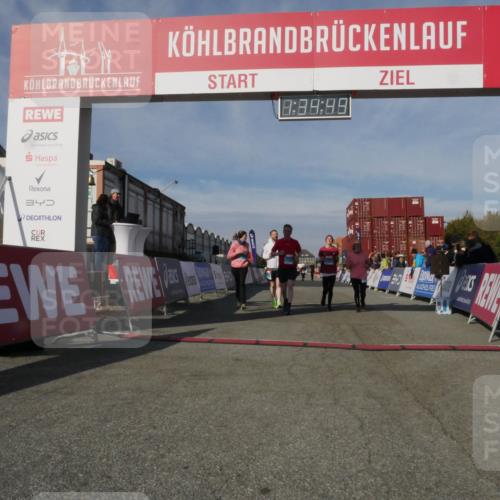 03.10.2025 - Köhlbrandbrückenlauf Matties Gatica Varas http://msf.ph/oto/9171141 03.10.2025 10:34:51 Ziel 1475, 1546, 1961, 2062, 2233, 2771 meine-sportfotos.de