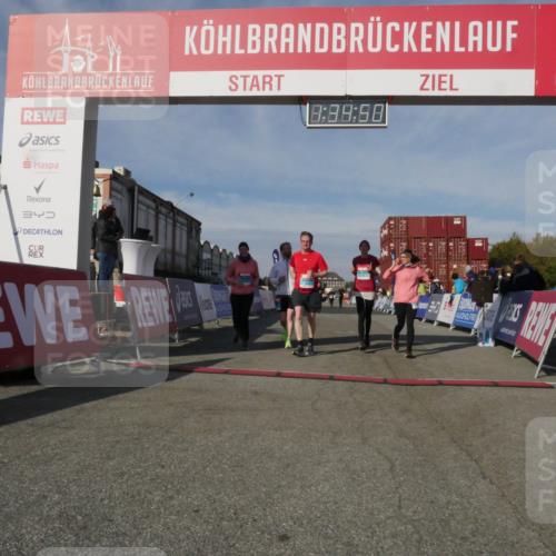 03.10.2025 - Köhlbrandbrückenlauf Matties Gatica Varas http://msf.ph/oto/9171143 03.10.2025 10:34:52 Ziel 1475, 1546, 1961, 2062, 2233, 2771 meine-sportfotos.de