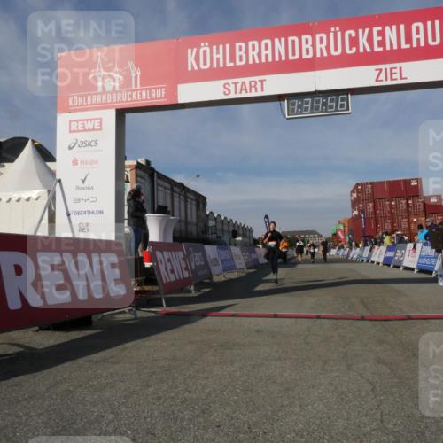 03.10.2025 - Köhlbrandbrückenlauf Matties Gatica Varas http://msf.ph/oto/9171154 03.10.2025 10:34:58 Ziel 2771, 3551, 3552, 3553, 3673 meine-sportfotos.de