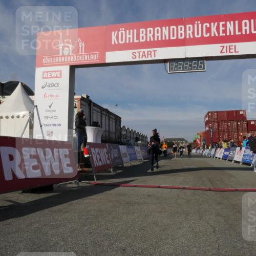 03.10.2025 - Köhlbrandbrückenlauf Matties Gatica Varas http://msf.ph/oto/9171155 03.10.2025 10:34:58 Ziel 2771, 3551, 3552, 3553, 3673 meine-sportfotos.de