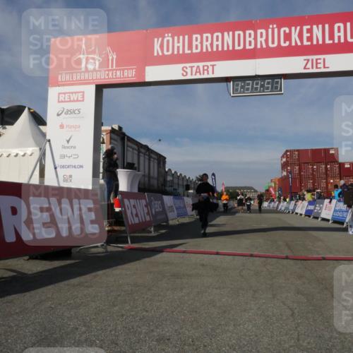 03.10.2025 - Köhlbrandbrückenlauf Matties Gatica Varas http://msf.ph/oto/9171156 03.10.2025 10:34:59 Ziel 2771, 3551, 3552, 3553, 3673 meine-sportfotos.de