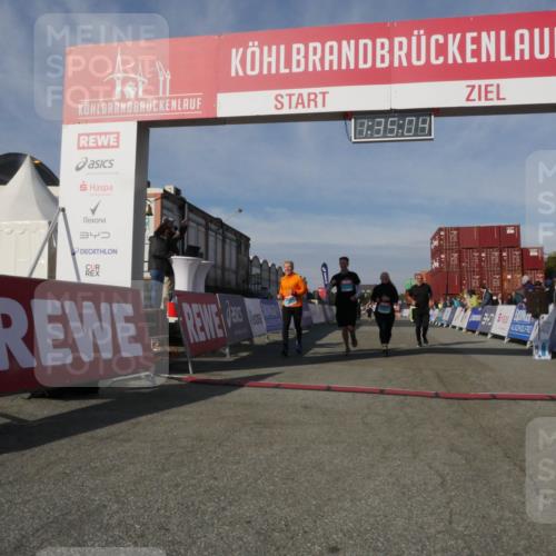 03.10.2025 - Köhlbrandbrückenlauf Matties Gatica Varas http://msf.ph/oto/9171171 03.10.2025 10:35:06 Ziel 3551, 3552, 3553, 3673 meine-sportfotos.de