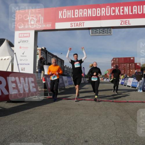 03.10.2025 - Köhlbrandbrückenlauf Matties Gatica Varas http://msf.ph/oto/9171175 03.10.2025 10:35:08 Ziel 1728, 3552, 3673 meine-sportfotos.de