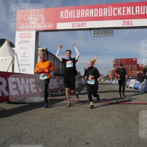 03.10.2025 - Köhlbrandbrückenlauf Matties Gatica Varas http://msf.ph/oto/9171176 03.10.2025 10:35:08 Ziel 1728, 3552, 3673 meine-sportfotos.de