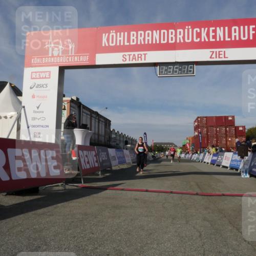 03.10.2025 - Köhlbrandbrückenlauf Matties Gatica Varas http://msf.ph/oto/9171183 03.10.2025 10:35:17 Ziel 1728, 1750, 2667, 3588 meine-sportfotos.de