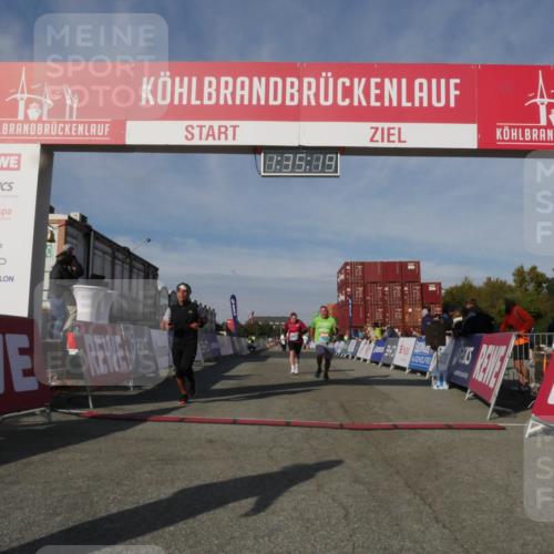 03.10.2025 - Köhlbrandbrückenlauf Matties Gatica Varas http://msf.ph/oto/9171191 03.10.2025 10:35:21 Ziel 1750, 2667, 3588 meine-sportfotos.de