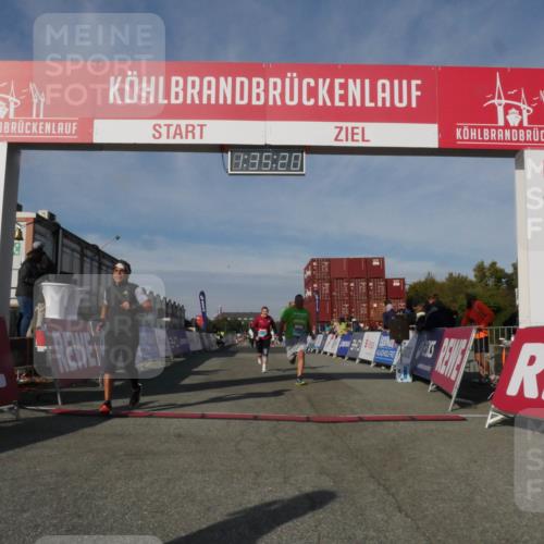 03.10.2025 - Köhlbrandbrückenlauf Matties Gatica Varas http://msf.ph/oto/9171192 03.10.2025 10:35:21 Ziel 1750, 2667, 3588 meine-sportfotos.de