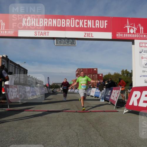 03.10.2025 - Köhlbrandbrückenlauf Matties Gatica Varas http://msf.ph/oto/9171194 03.10.2025 10:35:22 Ziel 1750, 2667, 3588 meine-sportfotos.de