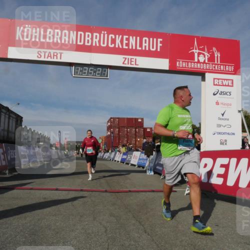 03.10.2025 - Köhlbrandbrückenlauf Matties Gatica Varas http://msf.ph/oto/9171196 03.10.2025 10:35:23 Ziel 2667 meine-sportfotos.de