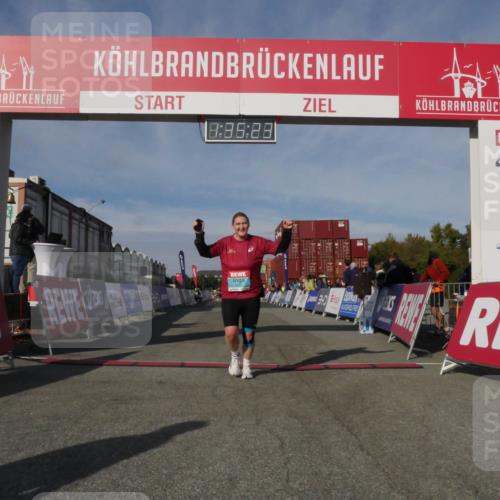 03.10.2025 - Köhlbrandbrückenlauf Matties Gatica Varas http://msf.ph/oto/9171199 03.10.2025 10:35:25 Ziel  meine-sportfotos.de