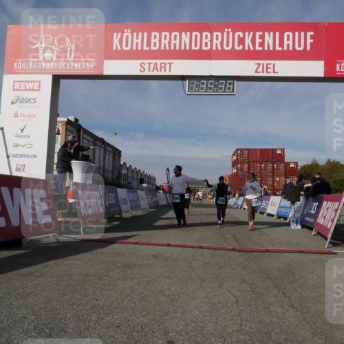 03.10.2025 - Köhlbrandbrückenlauf Matties Gatica Varas http://msf.ph/oto/9171213 03.10.2025 10:35:38 Ziel 2232, 2397, 2755, 2936, 2999, 3000, 3001 meine-sportfotos.de