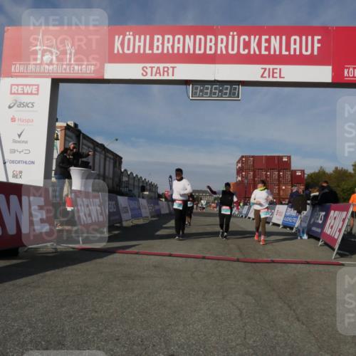 03.10.2025 - Köhlbrandbrückenlauf Matties Gatica Varas http://msf.ph/oto/9171214 03.10.2025 10:35:39 Ziel 2232, 2397, 2755, 2936, 2999, 3000, 3001 meine-sportfotos.de
