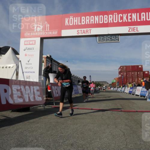 03.10.2025 - Köhlbrandbrückenlauf Matties Gatica Varas http://msf.ph/oto/9171225 03.10.2025 10:35:44 Ziel 2232, 2755, 2924, 2936 meine-sportfotos.de