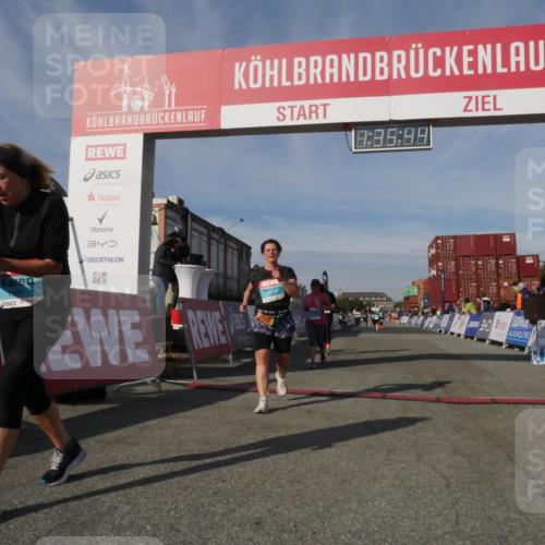 03.10.2025 - Köhlbrandbrückenlauf Matties Gatica Varas http://msf.ph/oto/9171228 03.10.2025 10:35:45 Ziel 1729, 2232, 2558, 2755, 2924, 2936 meine-sportfotos.de